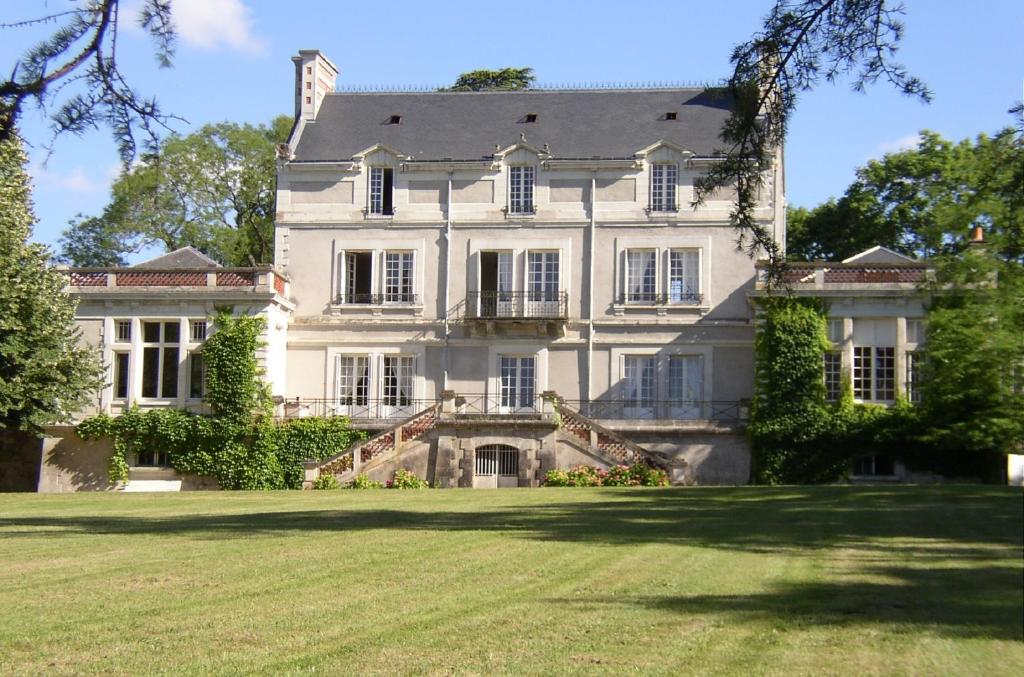 Appartements Appartement du Château du Grand Bouchet Chemin du Grand Bouchet, 37510 Ballan-Miré