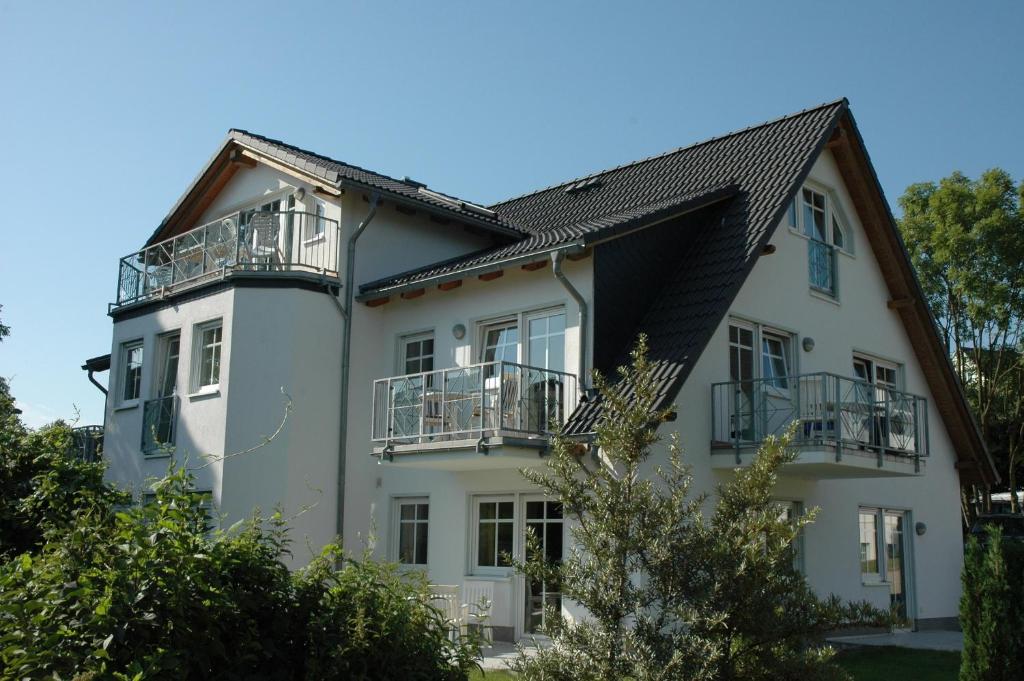 Appartement Dünenhaus mit Meerblick, Schwimmbadnutzung inklusive Hövtstraße 1a 18586 Göhren