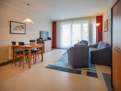 Dünenpark Binz - Klassik Appartement mit 1 Schlafzimmer und Balkon im Obergeschoss 018