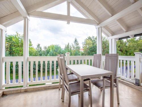 Dünenpark Binz - Komfort Appartement mit 1 Schlafzimmer und Balkon im Dachgeschoss 306