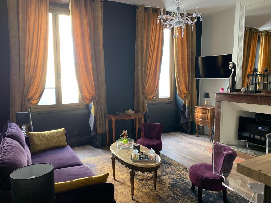 Appartement Duo Romantic 15 Rue Victor Hugo Apt 4 65200 Bagnères-de-Bigorre