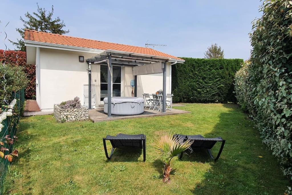 Duplex 4 pers. centre avec cour privée ensoleillée 13002 Marseille