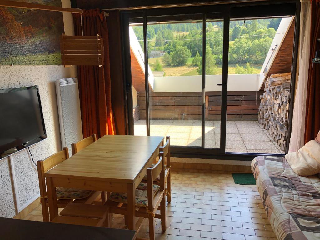 Appartement Duplex 6 à 8 couchages calme avec solarium plein Sud RESIDENCE DU SOLEIL - LE PINOUSE - D213 05260 Ancelle