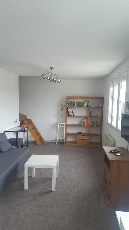 Appartement Duplex à 5 min aéroport Orly - 15 min Paris 68 Rue Pierre Curie 91200 Athis-Mons