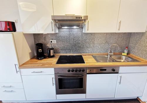 duplex apartment - city centre - airconditioned - netflix - 2 balconies