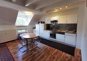 duplex apartment - city centre - airconditioned - netflix - 2 balconies