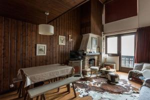 Duplex apartment for 7 people near downtown