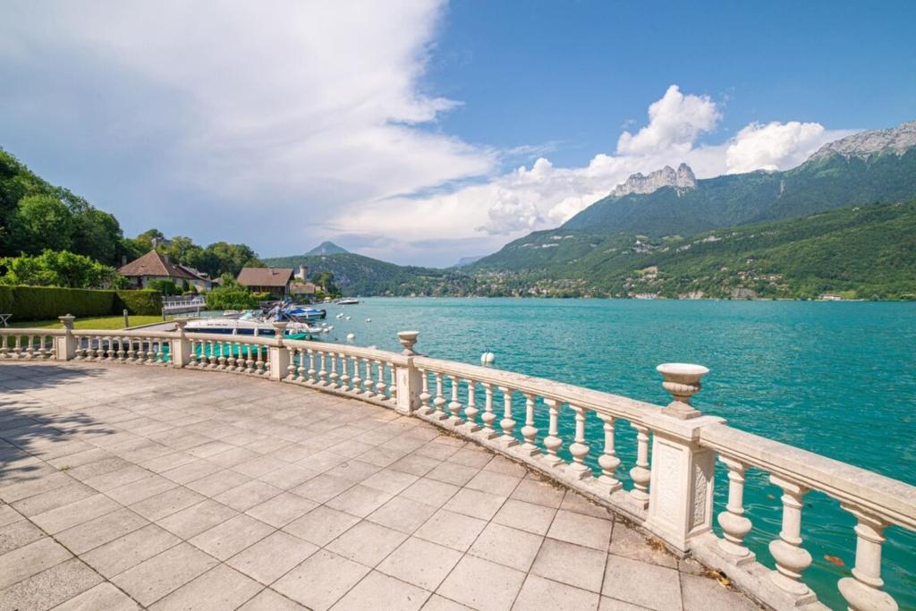Appartement Duplex apartment with balcony on the lake classified 3 stars 411 route d'Alberville 74410 Duingt