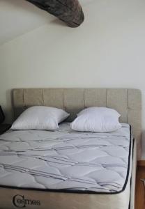 Duplex atypique rénové en plein centre du village