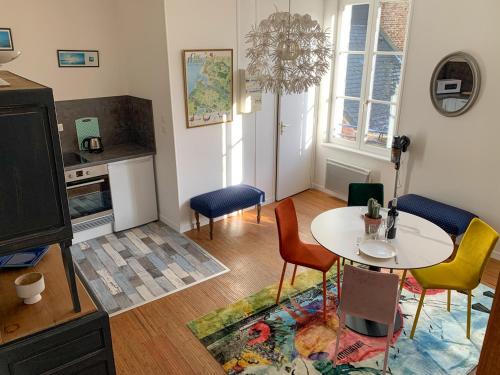 Duplex au coeur de Saint Valery, rue principale
