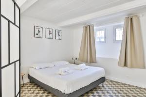 Duplex au coeur des Sables a proximite de la gare
