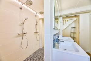 Duplex au coeur des Sables a proximite de la gare