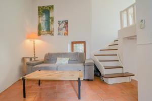 Appartement Duplex au coeur du vieil Antibes 12 Rue du Saint-Esprit 06600 Antibes Provence-Alpes-Côte d\'Azur