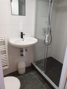 Appartement duplex au pied de l enclos 7 Rue de Saint-Sauveur 29400 Lampaul-Guimiliau Bretagne