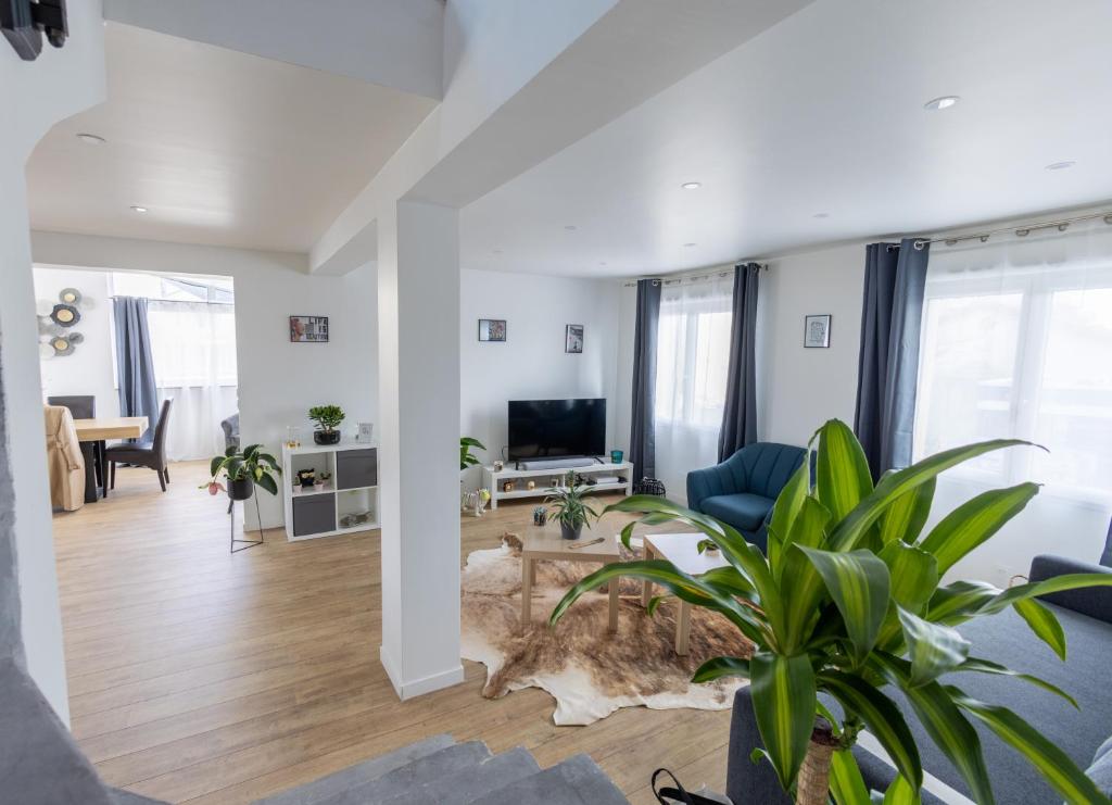 Appartement Duplex avec extérieur, 30 min de Paris et Disney 36 Avenue de l'Alma 94210 Saint-Maur-des-Fossés