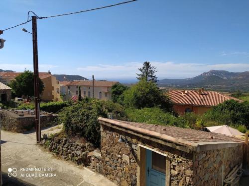 Duplex avec jardin, proche village