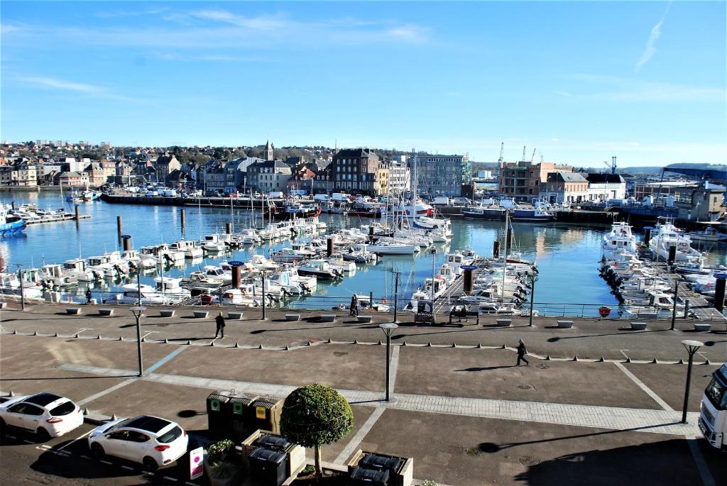 Appartement Duplex avec Vue sur le port de plaisance 3 ème étage 21 Quai Henri IV 76200 Dieppe