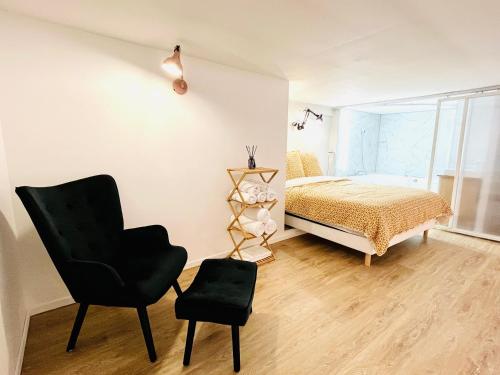 Duplex climatisé-Hauteur sous plafond 1,9m-Parking privé gratuit-Netflix-Arrivée autonome !! Duplex-Ceiling height 1,9m-Free private parking-Netflix-Self check in