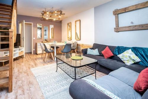 Duplex cosy et contemporain avec parking privé