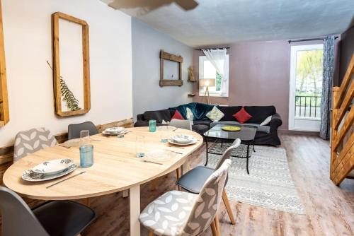 Duplex cosy et contemporain avec parking privé