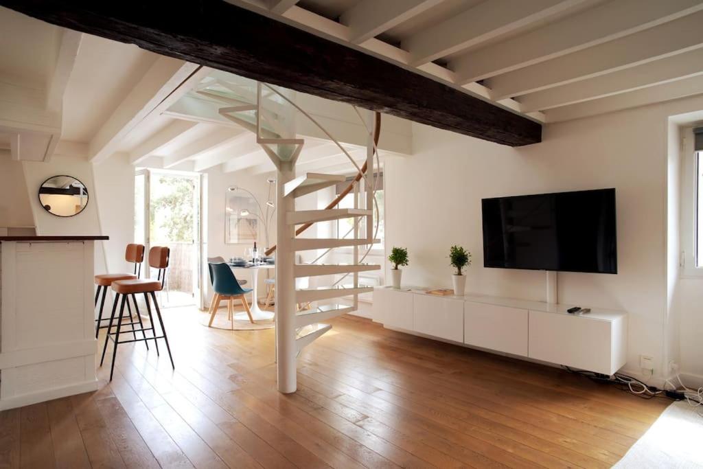 Appartement Duplex de charme avec terrasse aux portes de Paris 11 Rue Schnapper 78100 Saint-Germain-en-Laye