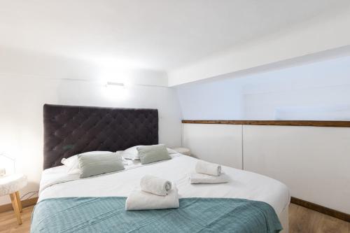 Duplex in Rue de la Préfecture Old Town 2 Bdrs