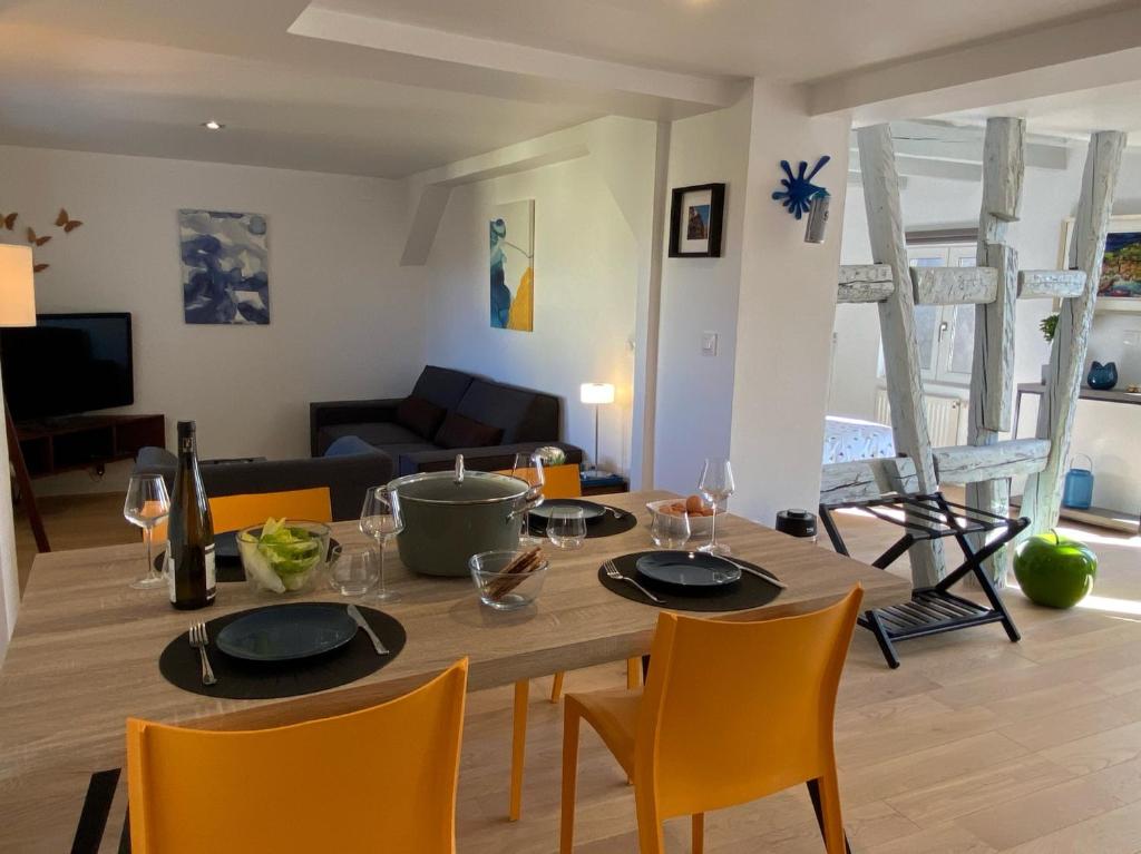 Appartement DUPLEX Le 12 - Appartement avec terrasse dans le vignoble - 5 mn du centre de Colmar 12 Rue du Hagueneck 68920 Wettolsheim