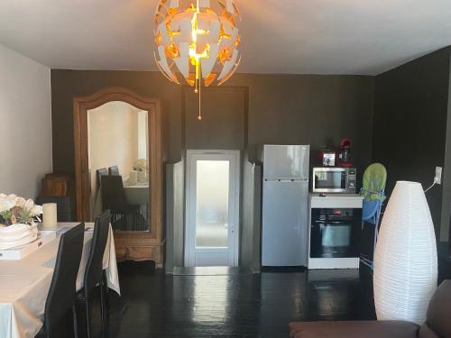 DUPLEX MEUBLÉ HYPER CENTRE ST CERE 4 PERS + LIT BB. WIFI.