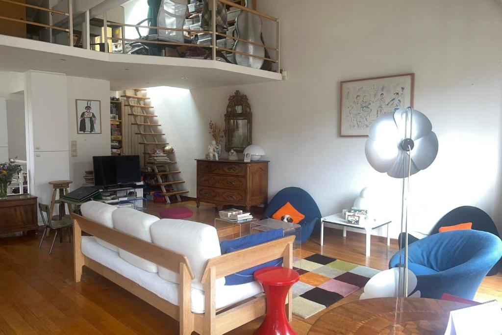 Duplex of 90m near Montmartre 6 Rue Collette, 75018 Paris