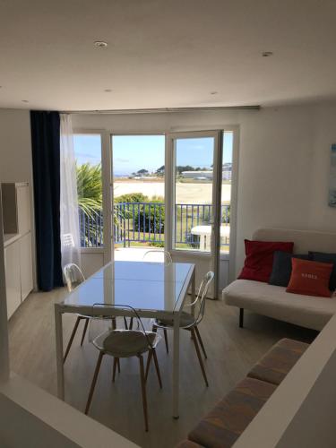 Duplex piscine et vue mer