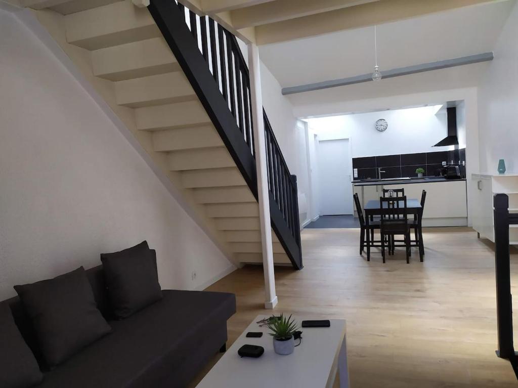 Appartement Duplex plein centre ville 10B 10 Rue Sainte-Anne 56140 Malestroit