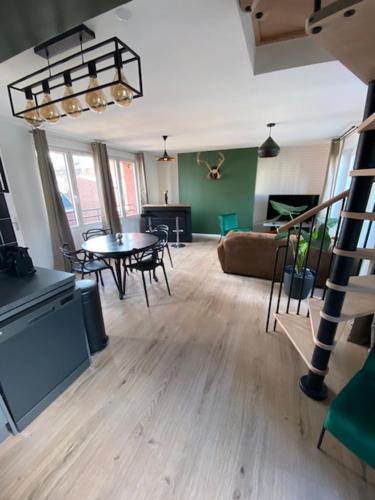 duplex proche gare vue tour Perret avec parking gratuit