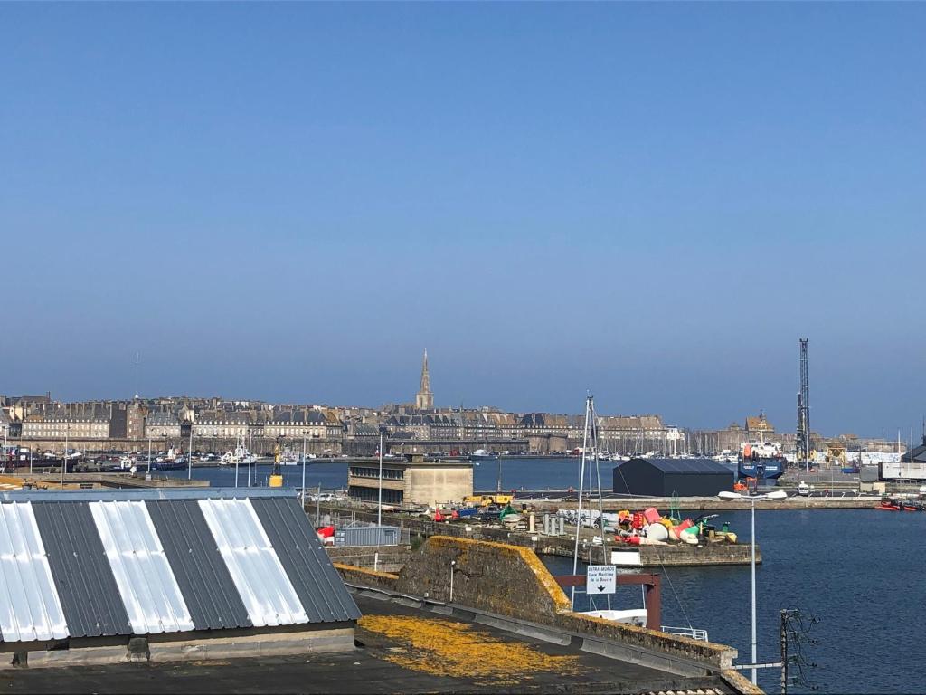 Duplex Saint Malo Saint Servan plage à 100m Intra Muros à 7min à pied 13 Rue de Trichet, 35400 Saint-Malo