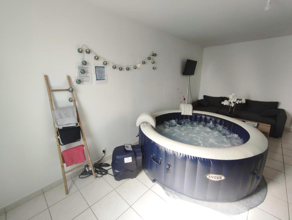 Appartement Duplex t3 jacuzzi salle de sport Le Tribord 2 Rue de la Baie 35350 Saint-Méloir-des-Ondes