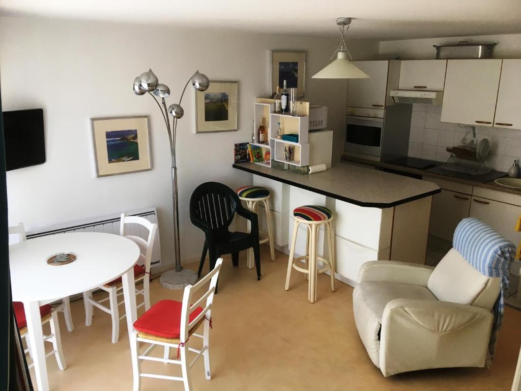 Duplex T4 idéalement situé entre la place du marché et le bord de mer RSD LE CECILIA APPT N° 42 105 rue de Paris, 62520 Le Touquet-Paris-Plage