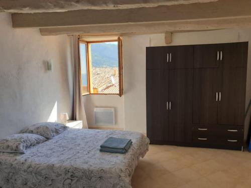 Duplex vue mer 50m de la plage des Sablettes