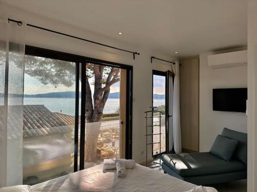 Duplex vue mer depuis la chambre et terrasse privée à 15min de Saint-Tropez