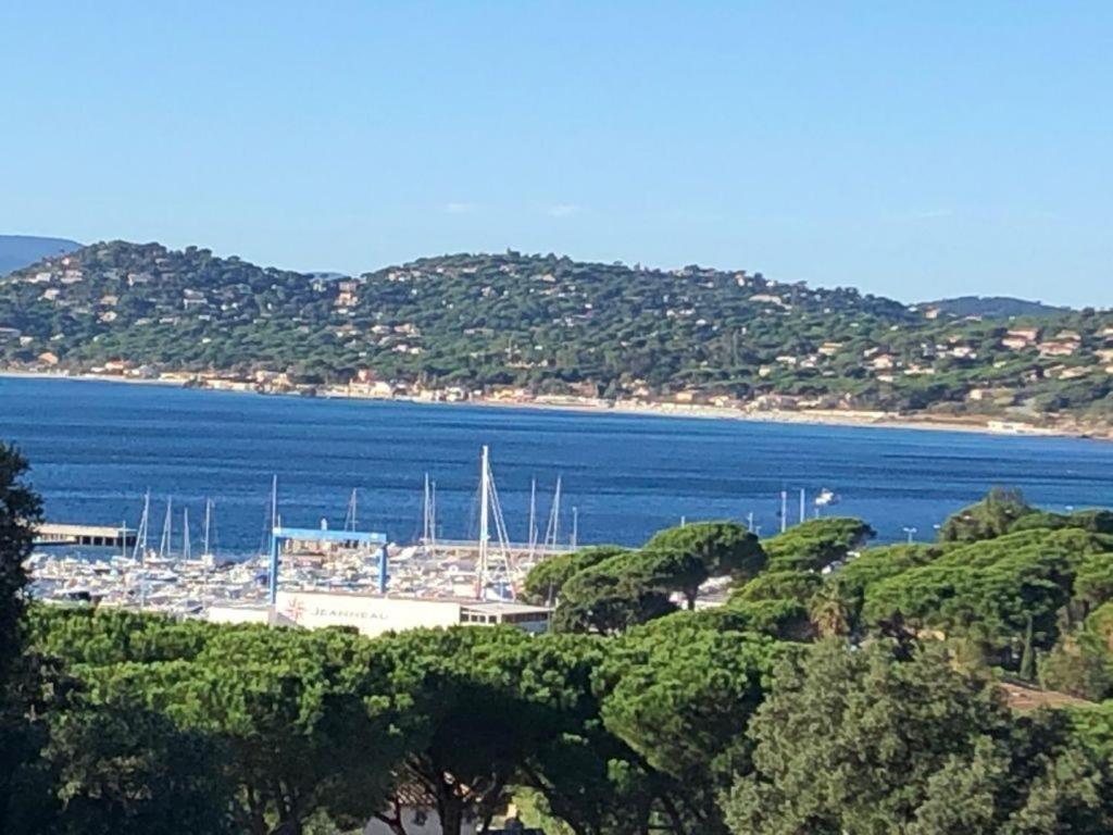 Appartement Duplex vue mer golf de Saint-Tropez plage à 300m 124 Boulevard des Bruyères 83380 Les Issambres