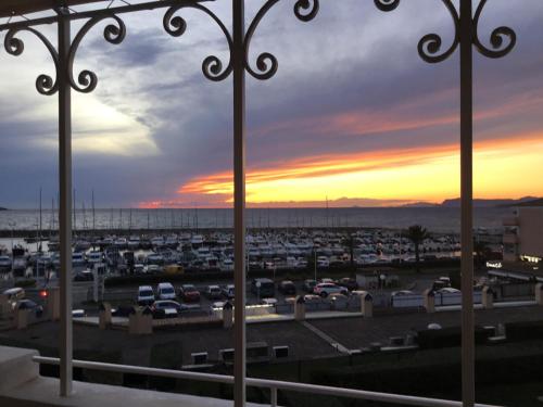 Duplex vue mer- Six-fours-les-plages