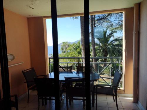 Duplex vue mer spendide, terrasse piscine jardins parking
