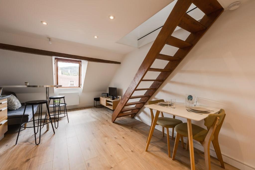 Duplex Vue Montagne - idéalement placé avec sa vue sur les toits 14 rue royale, 74000 Annecy