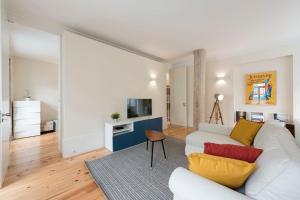 Duplex Wonder In Sé W/ Patio by LovelyStay