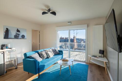 Eastwood Rooftop by Cocoonr