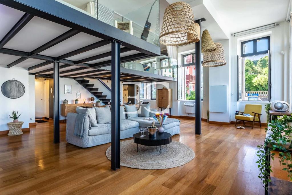 Easy Clés- Loft in front of the Port Vieux beach - Parking 17 rue du port vieux, 64200 Biarritz