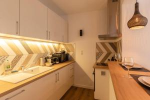 Easy Travel - Charming Studio - Historic Center Honfleur
