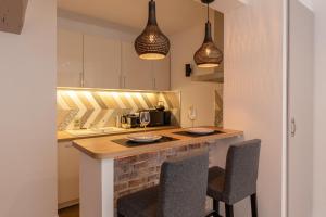 Easy Travel - Charming Studio - Historic Center Honfleur