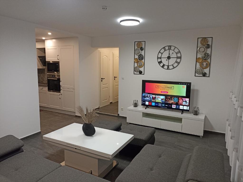 EBS Paradies Ulrichstraße 7, 79365 Rheinhausen