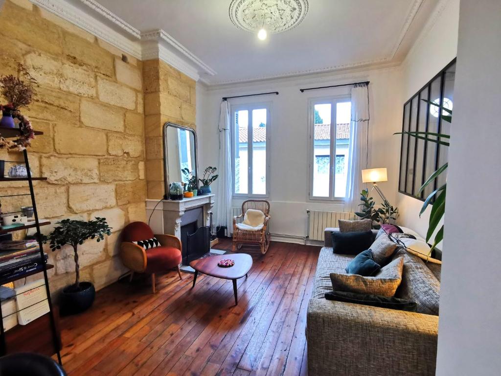 Appartement Echoppe Familiale Bordeaux Gare St Jean - Quartier Nansouty 22 Rue Kyrie 33800 Bordeaux