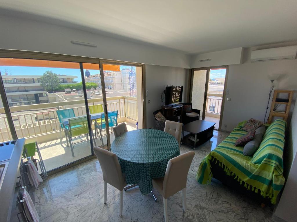 Appartement ECM - KENT 7me étage 2 Rue du Général Ferrié 06400 Cannes