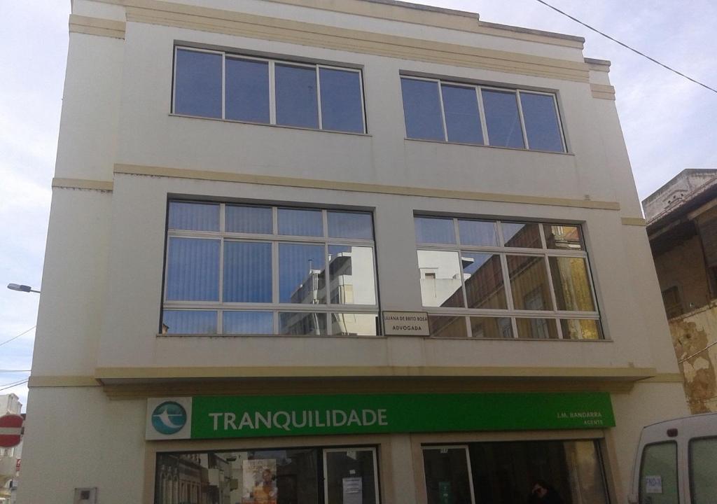 Edificio Lavadeiras RUA DAS LAVADEIRAS, 69 - 2º, 8700-405 Olhão